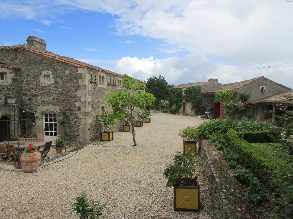 Gites De La Robliniere Landevieille Exteriér fotografie