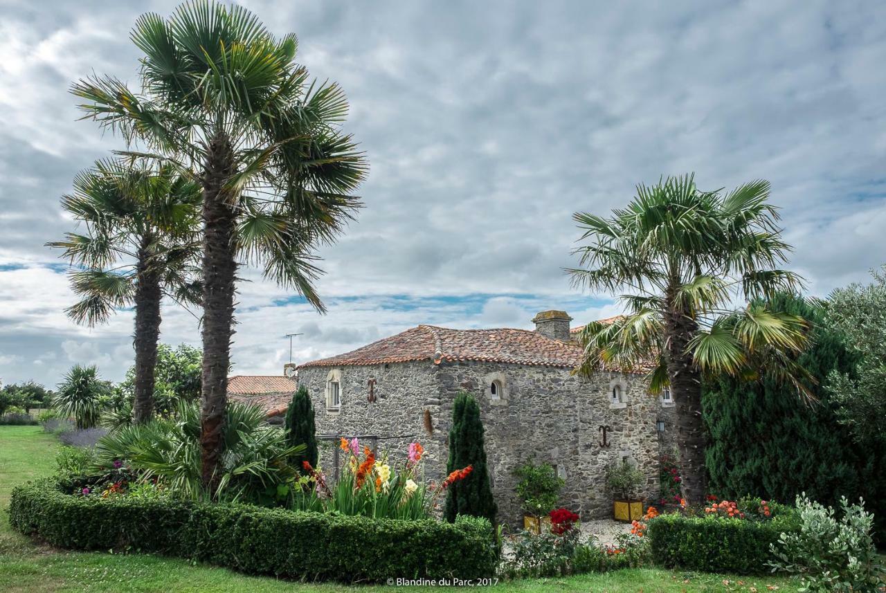 Gites De La Robliniere Landevieille Exteriér fotografie
