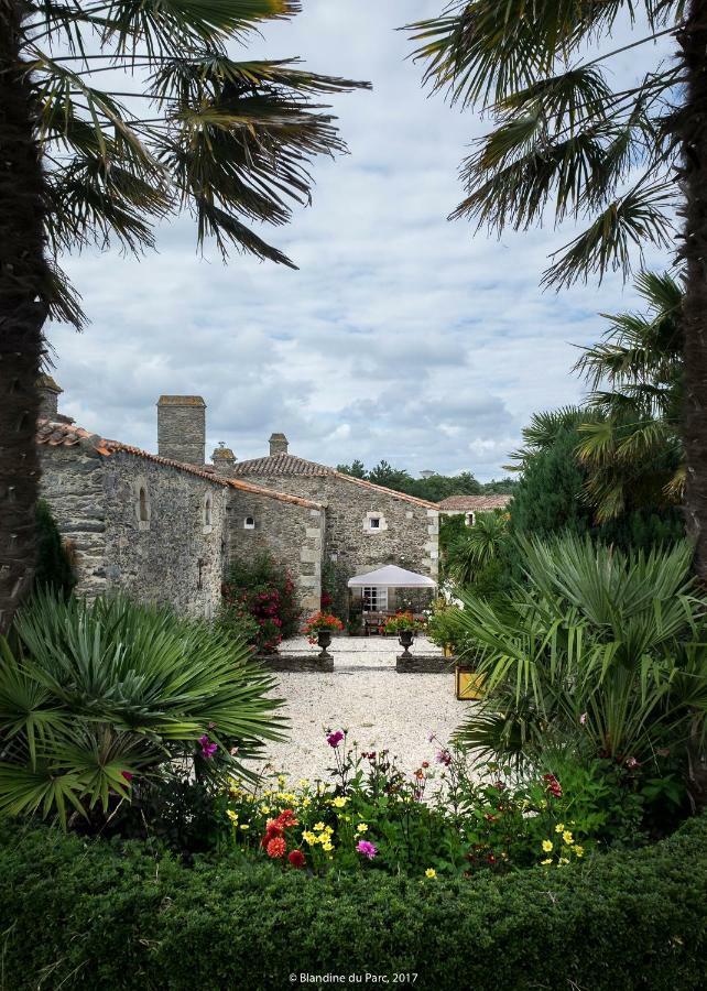Gites De La Robliniere Landevieille Exteriér fotografie