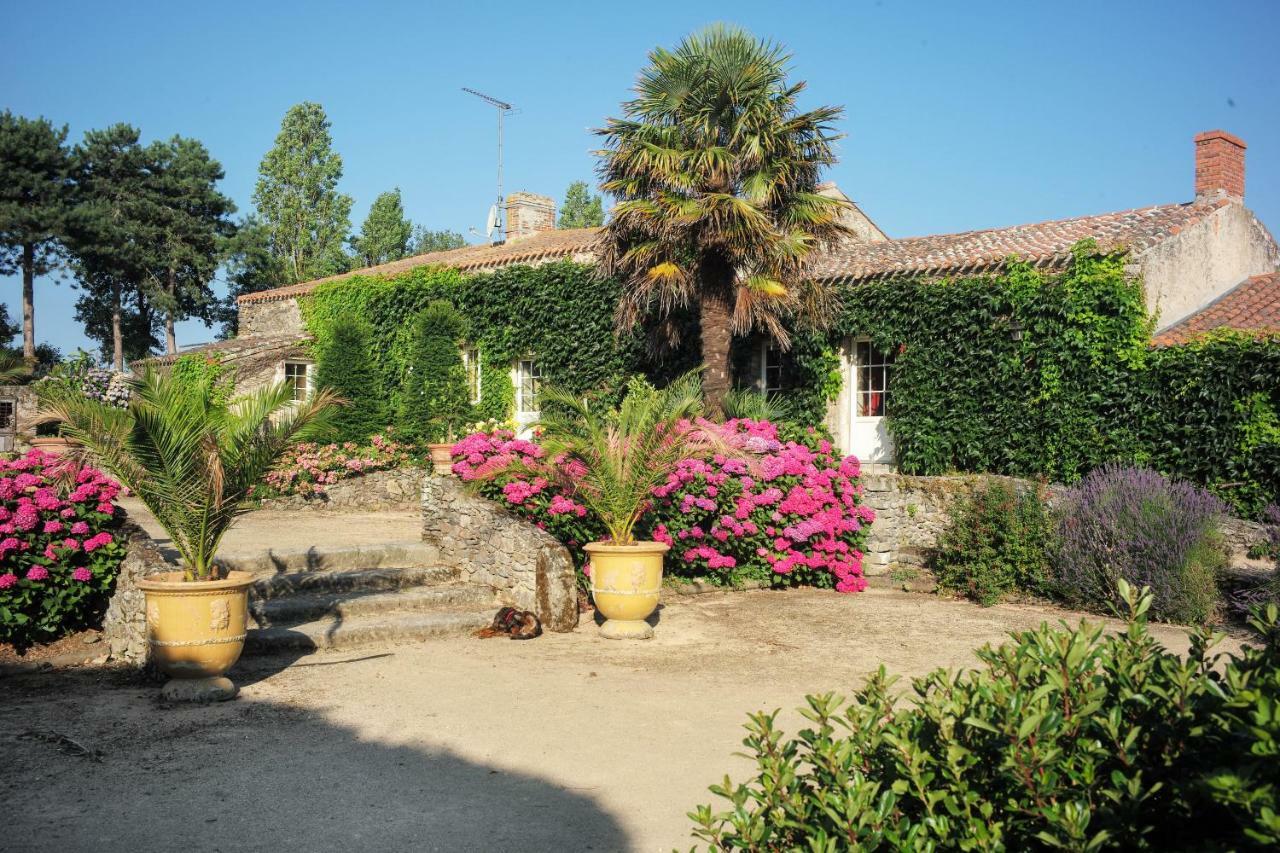 Gites De La Robliniere Landevieille Exteriér fotografie