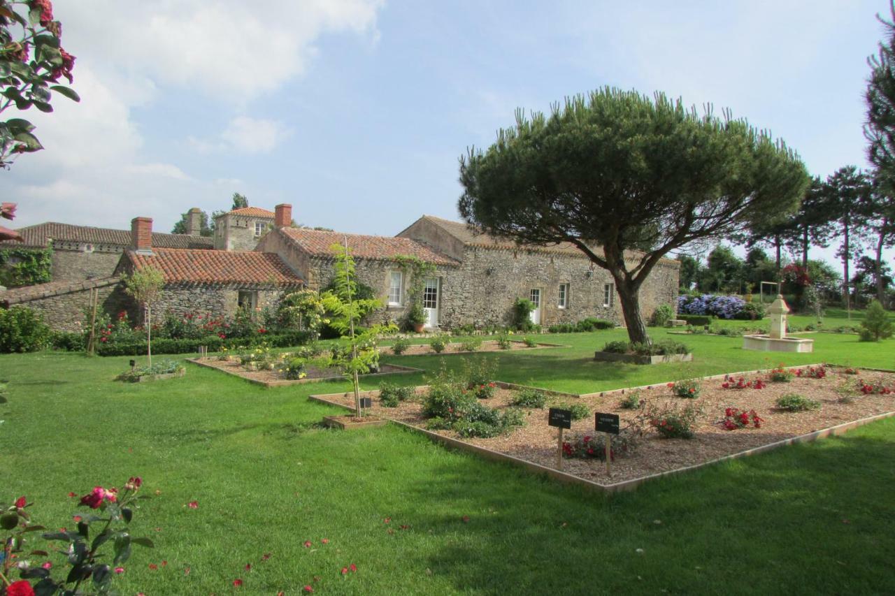 Gites De La Robliniere Landevieille Exteriér fotografie